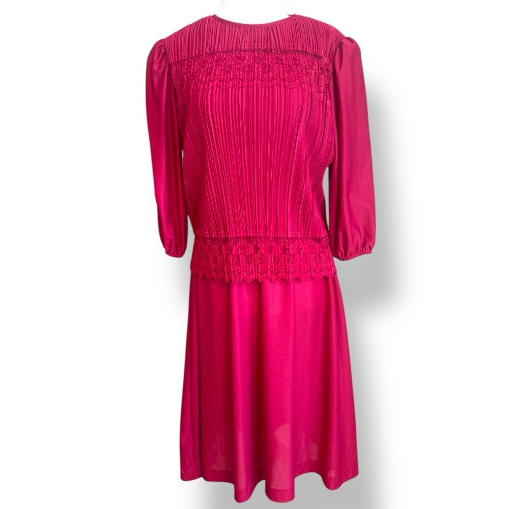 Good Times Size 10p Vintage Magenta Modest Lace‎ Overlay Pleated Mock MIDI Dress